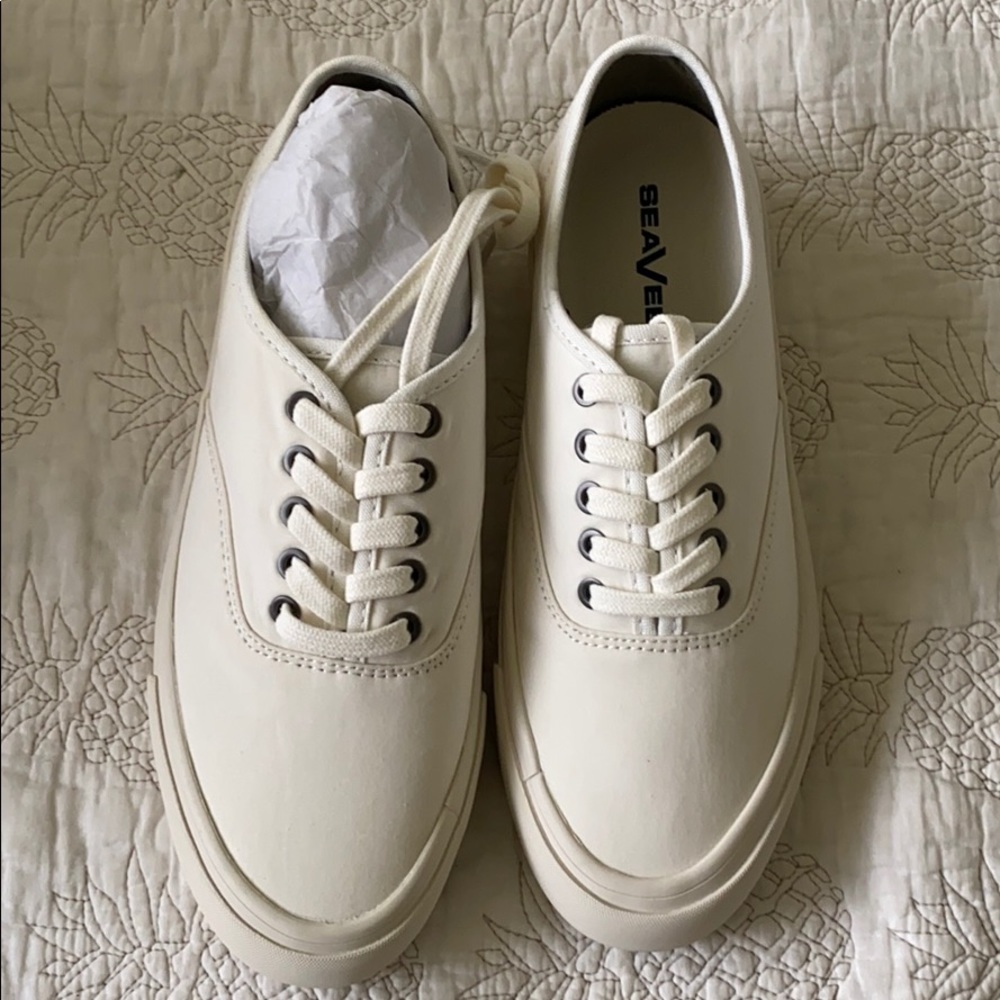 SeeVees Women’s 7 Legend Sneaker Standard